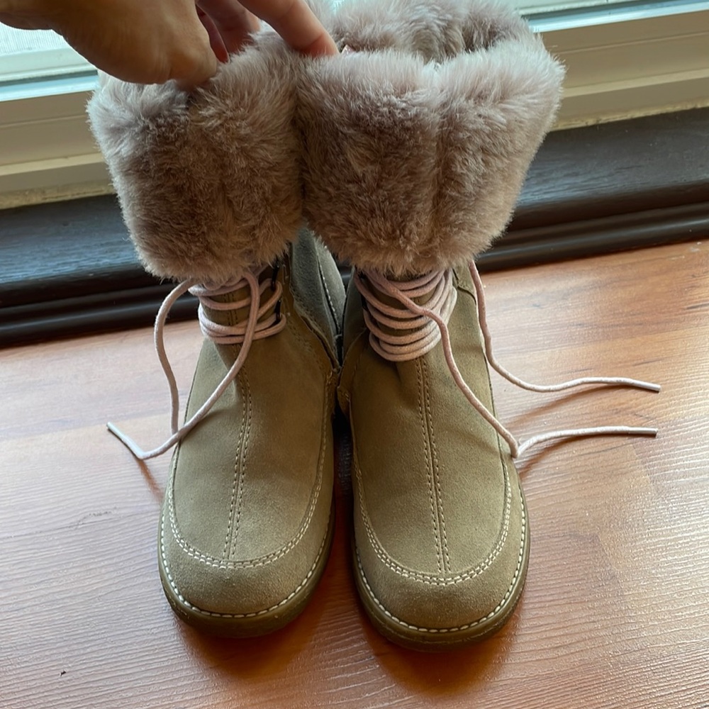 Woman’s Geox winter boots